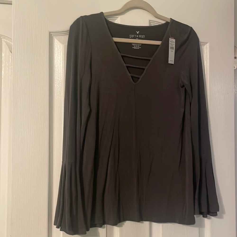 American Eagle soft and sexy bell sleeve tee size M NWT